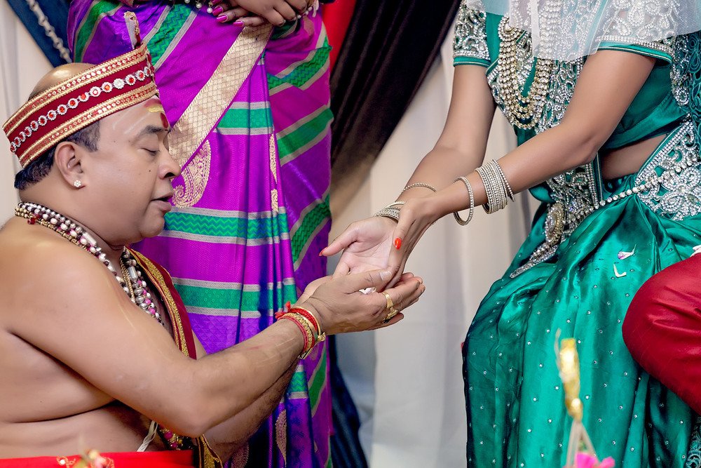 tamil wedding ceremony Sathya Sai Centre Scarborough toronto wedding photographer