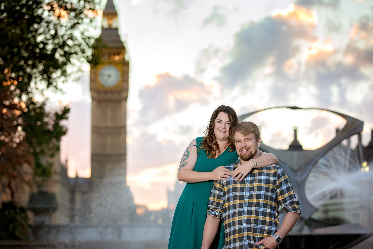 janice-peter-westminster-the-river-thames-london-engagement-14